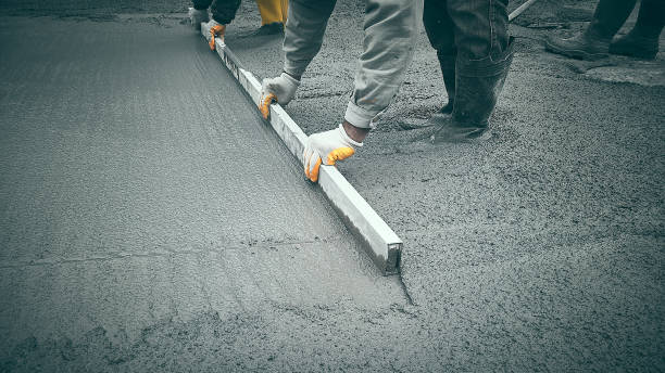 Best Concrete Sidewalk Installation in Loughman, FL